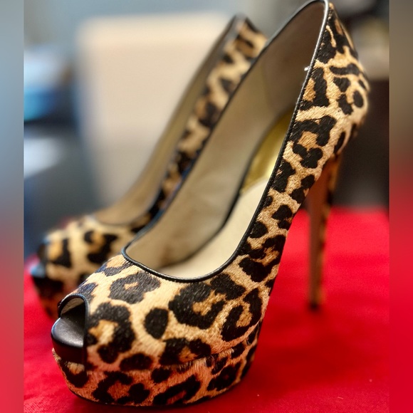- Michael Kors Milan peep toe heels in leopard print - Picture 11 of 13